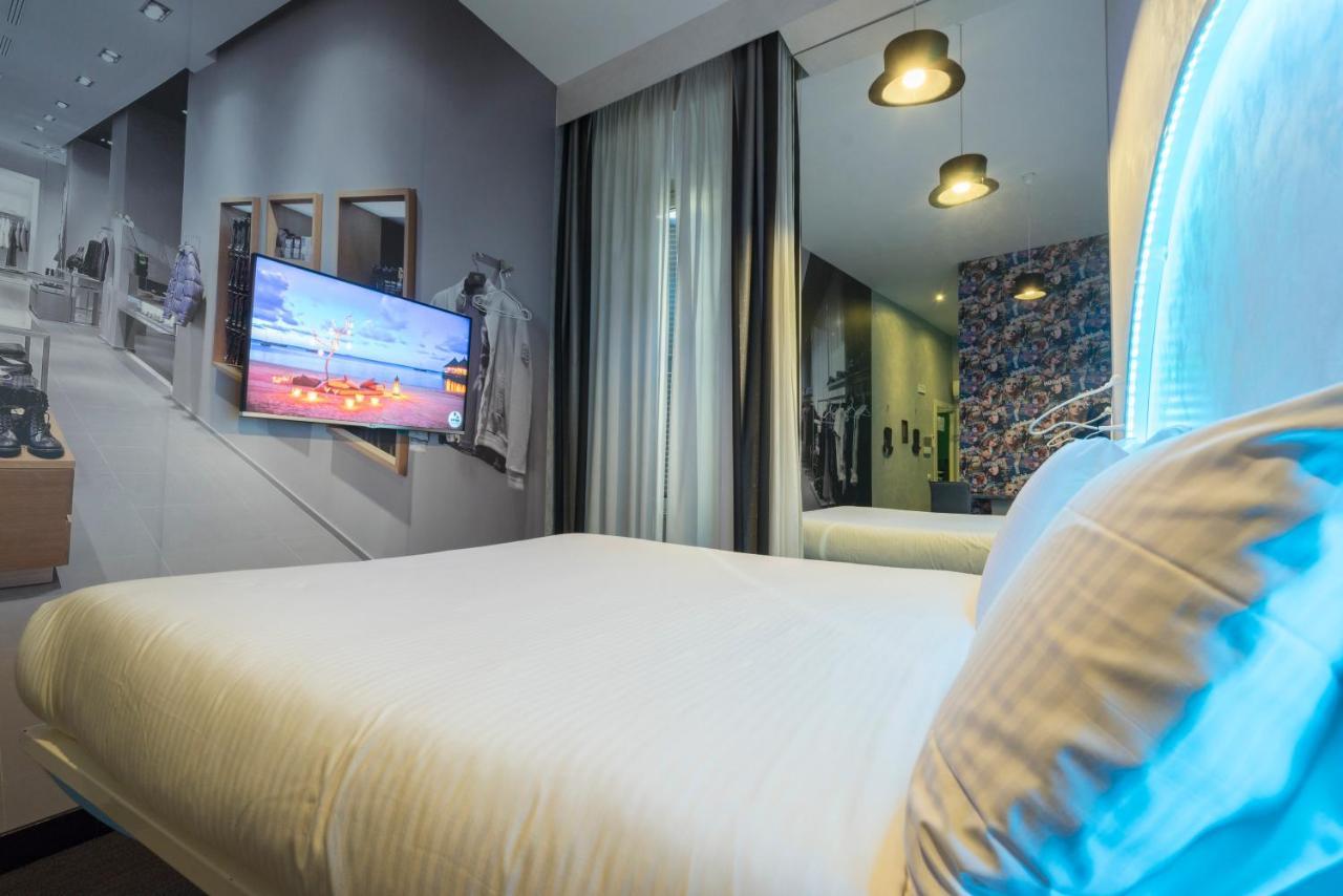 Irooms Jacuzzi Suites โรม ภายนอก รูปภาพ