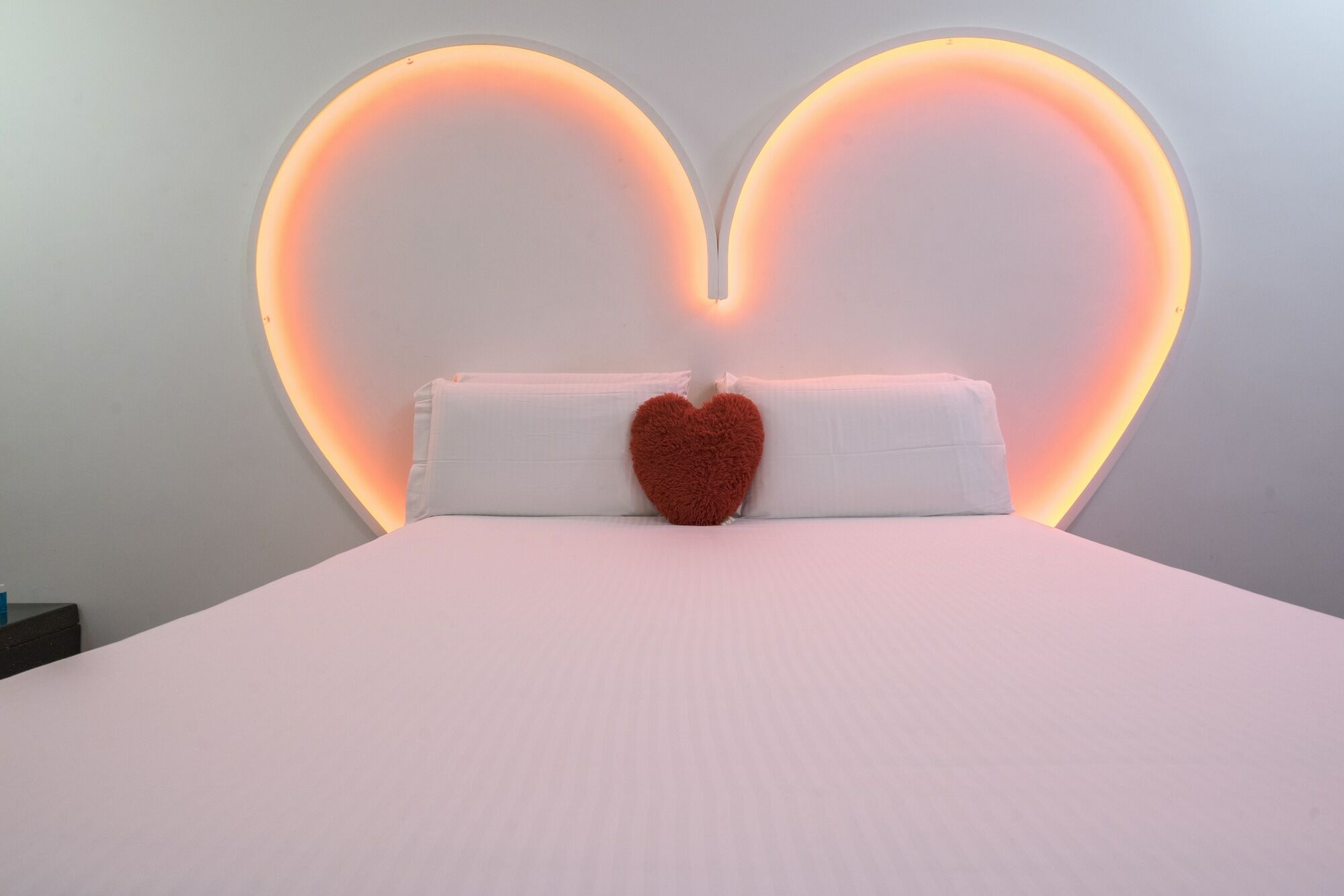 Irooms Jacuzzi Suites โรม ภายนอก รูปภาพ